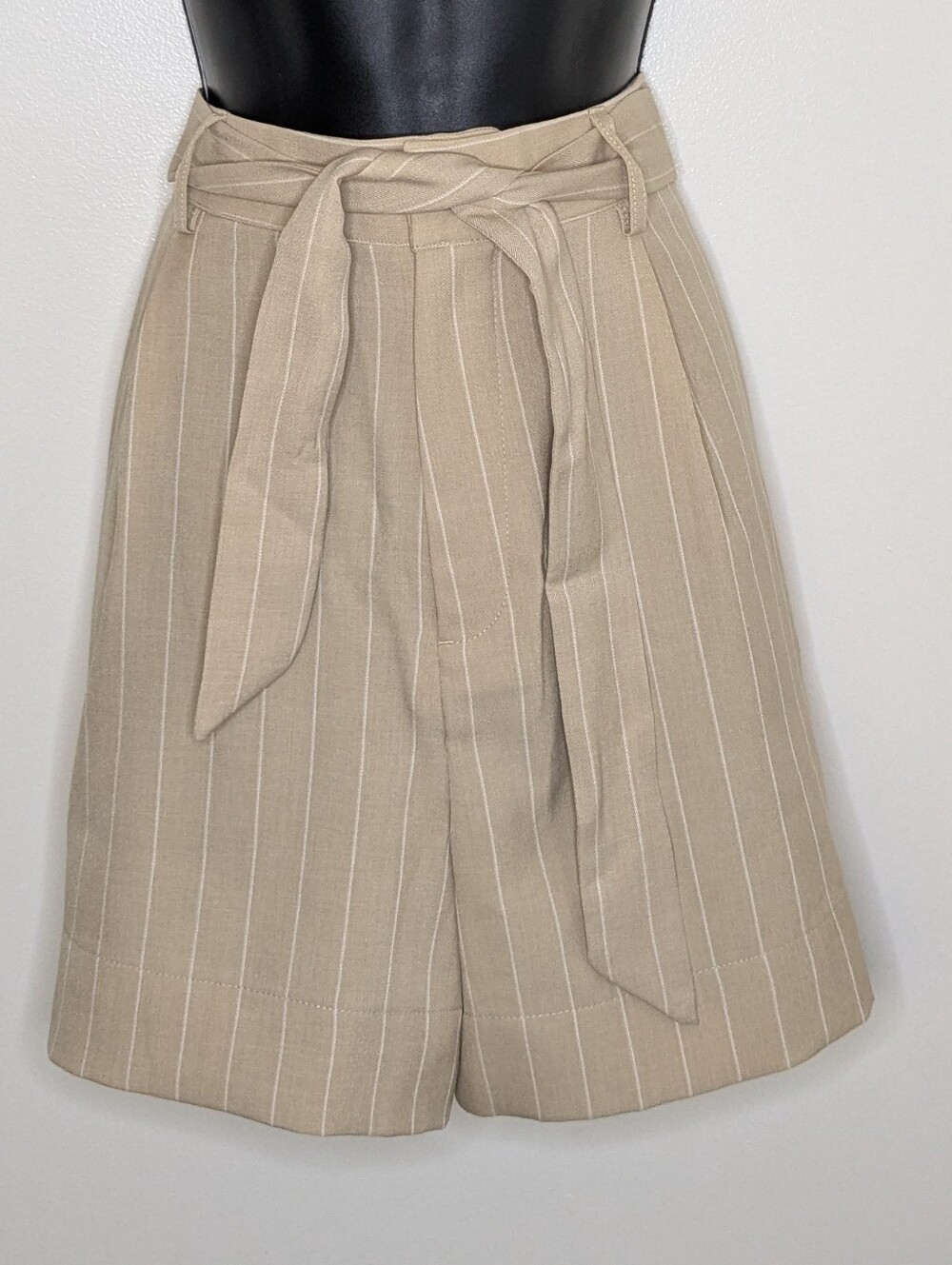 89th + Madison Pinstripe High Waisted Pleated Shorts Tan Beige Belted Size 12 NW